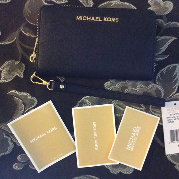 Authentic Michael Kors Jet Set Travel - Picture 2 of 6